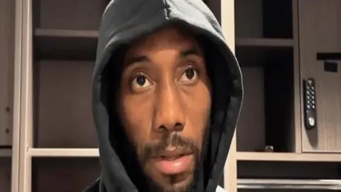 篮球巅峰对决：国王大战灰熊，揭秘精彩对决背后的战术解析！